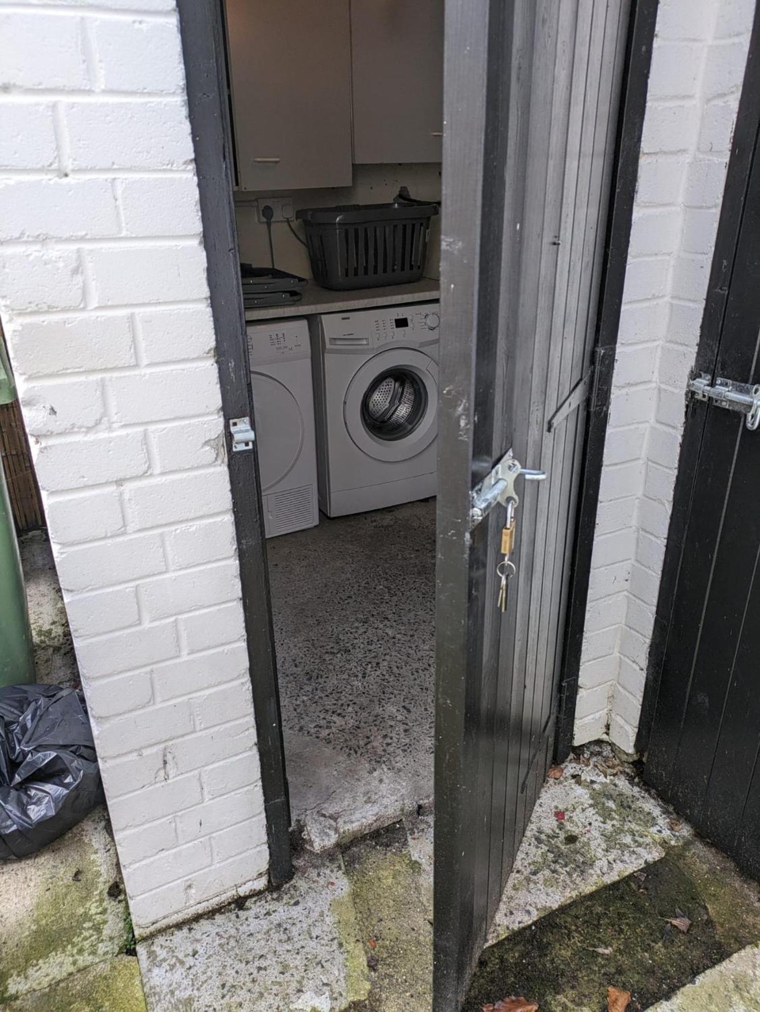 Staybynumbers - Spacious Three Bed House Royal Hillsborough Bagian luar foto